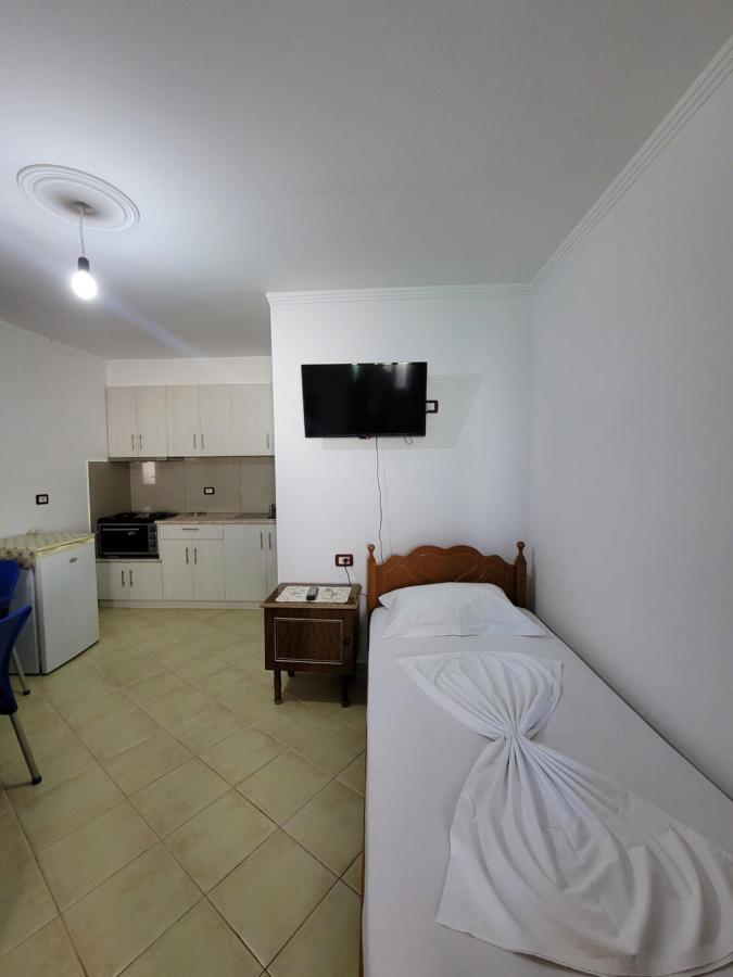 Petrefi Apartments Ksamil Eksteriør bilde