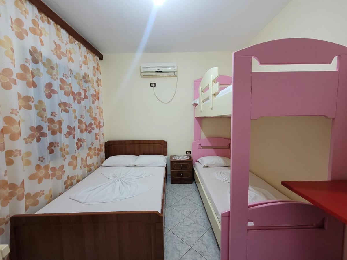 Petrefi Apartments Ksamil Eksteriør bilde