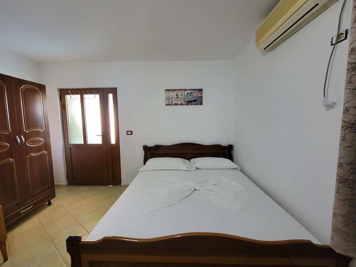 Petrefi Apartments Ksamil Eksteriør bilde