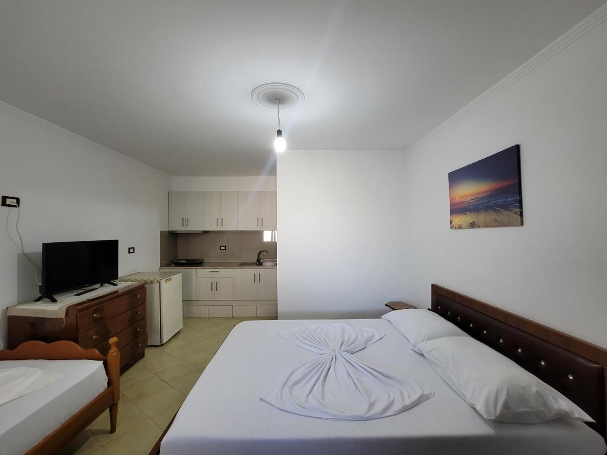 Petrefi Apartments Ksamil Eksteriør bilde