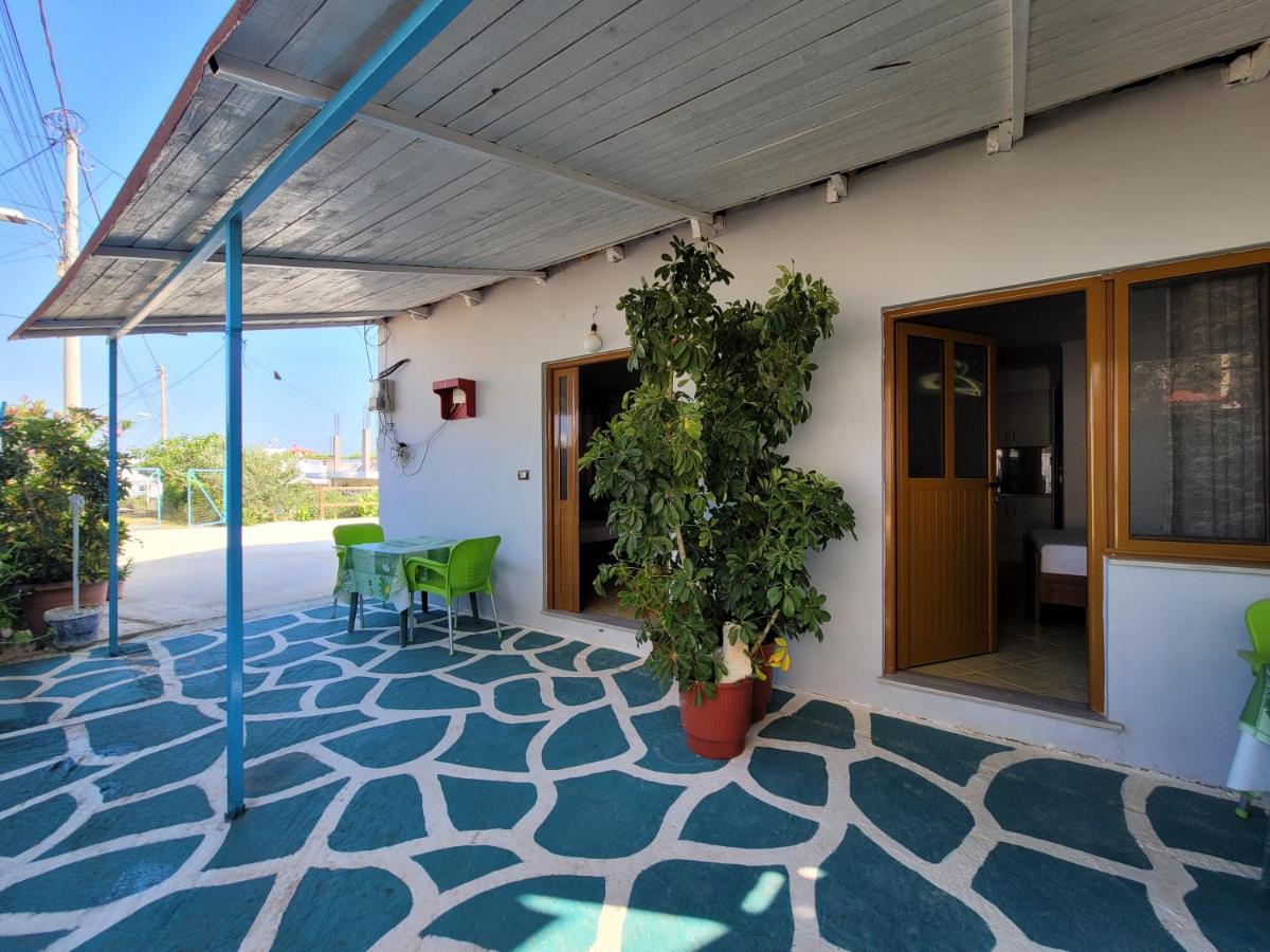 Petrefi Apartments Ksamil Eksteriør bilde