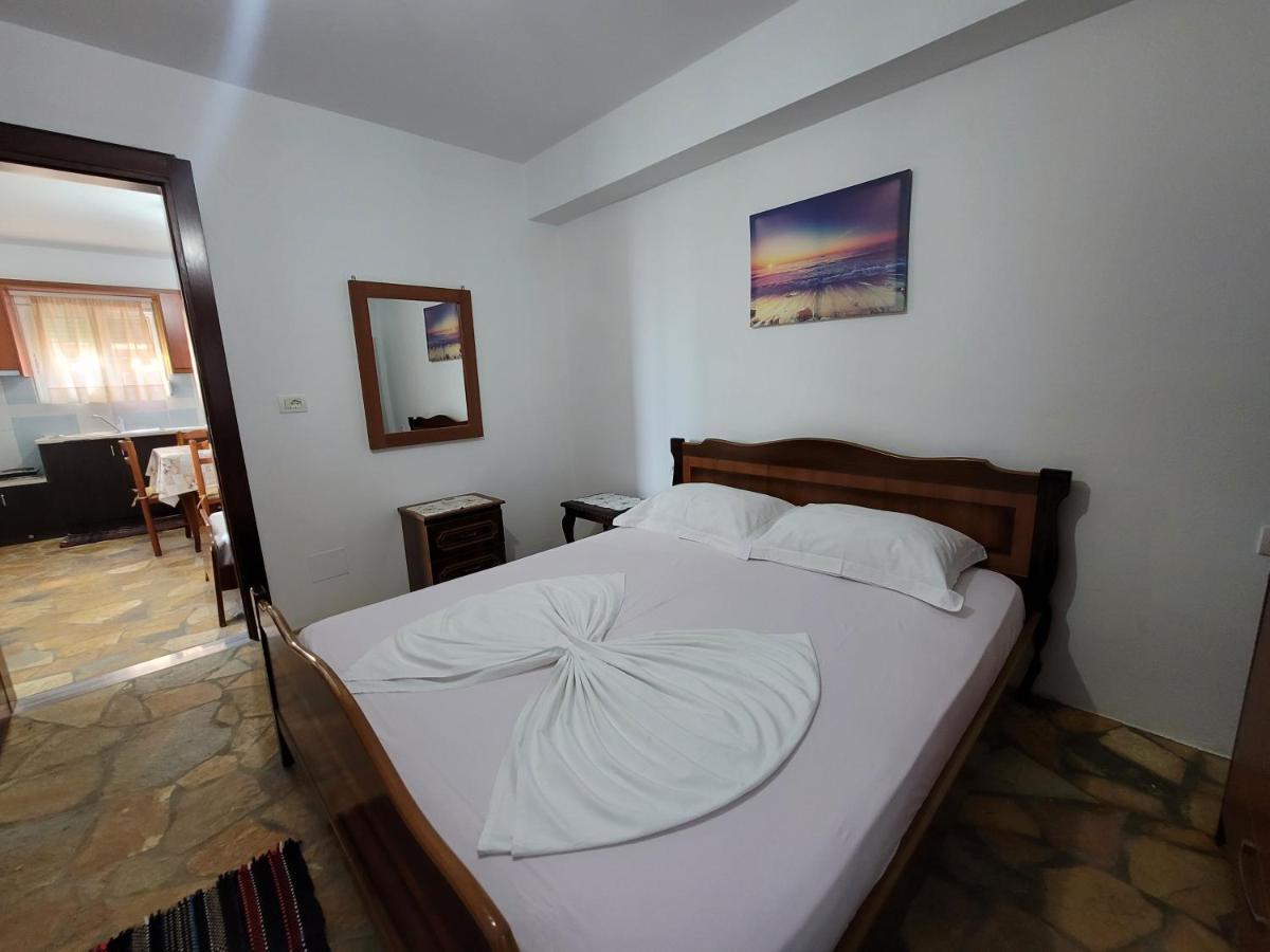 Petrefi Apartments Ksamil Eksteriør bilde