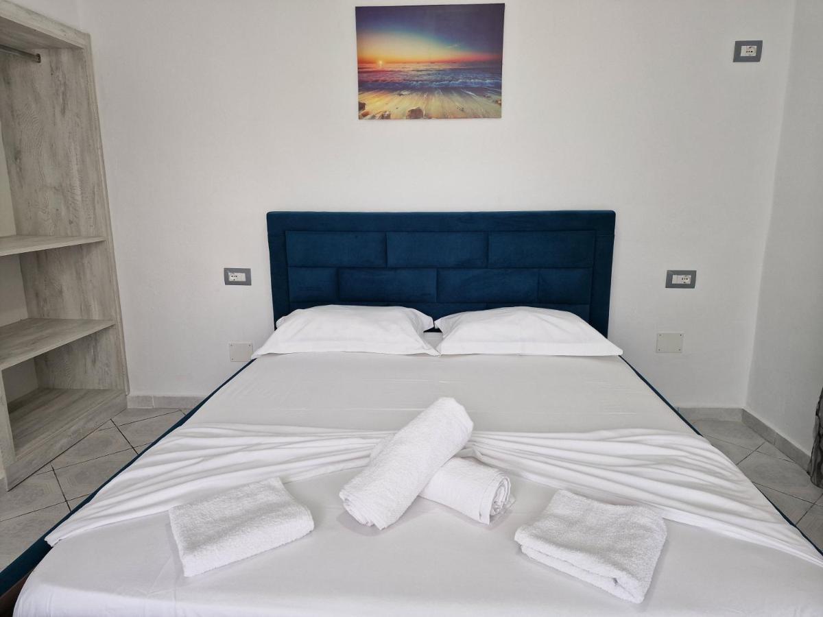 Petrefi Apartments Ksamil Eksteriør bilde